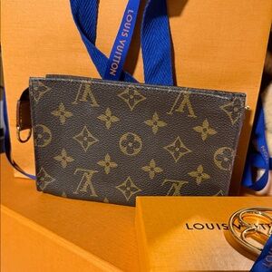 Louis Vuitton Monogram pouch
